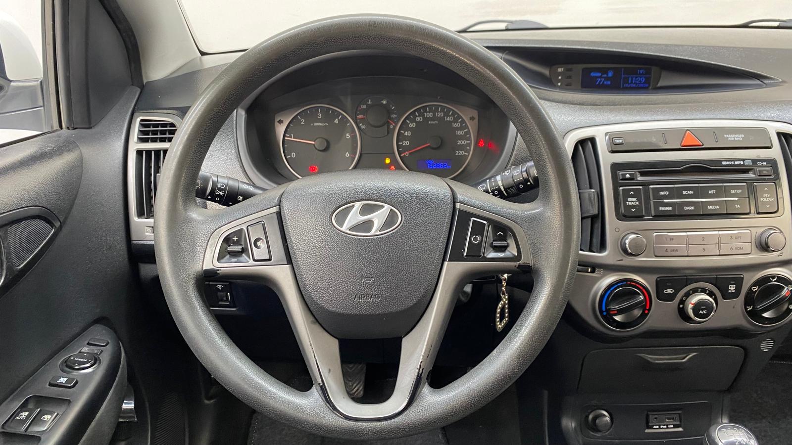 HYUNDAI i20 10
